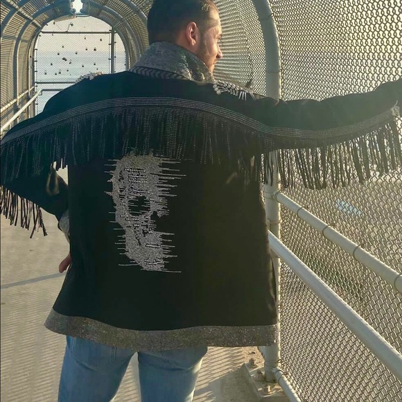 men's jacket on the lining finished with sequins, fringes and metal decorations - Picture 8 of 16